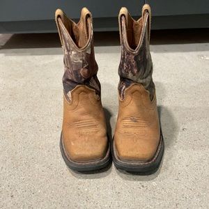 Kids Ariat workhog boots size 10.5